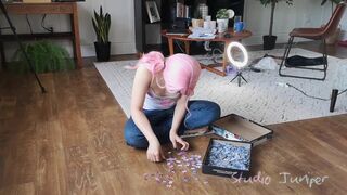 Studio Juniper Solving A Puzzle Picture With Her Pants Slightly Down Onlyfans Leaked Video