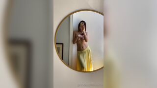 Princessmalaysia Quick Mirror Selfie Naked Top Onlyfans Leaked Video