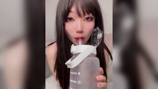 Atlaseuu Lips Teasing Onlyfans Leaked Video