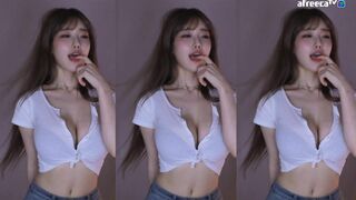 Se Yeon Curvy Tits Naught Chick Jiggling Her Juicy Melons While She Dance Afreecatv Stream Leaked Video