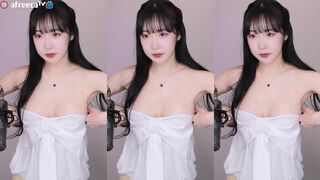 Bj Pyuri Playful Teen Crusher Dance Shaking Her Juicy Boobs Afreecatv Leaked Video