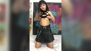 Filipino Nice Girl Lifts Her Top And Play With Tits Leaked Video