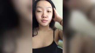 Young Asian Naughty Twerks Her Booty On Cam Video