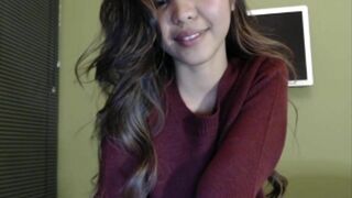 Lusty Asian Hoe Vibrated Her Pussy While Naked On Bed Video