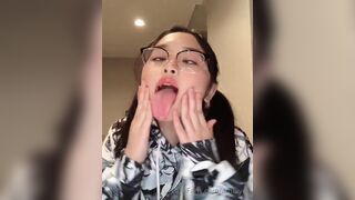 Ambiyah Horny Asian Nerdy Wants Cock In Her Throat Onlyfans Video