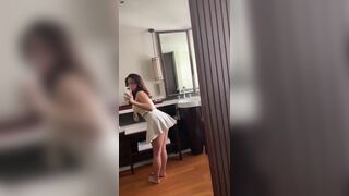 Sexy Asian Babe Showing her Booty On Mirror Video