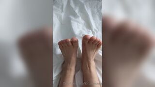 Kirukonawa Asian Babe Showing Her Feets Onlyfans Video