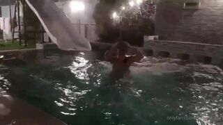 Nigella_pty Slutty Asian Bathing With Naked In A Swimpool Onlyfans Video