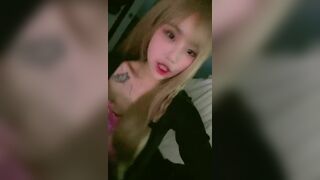 Natashaznrl Petite Asian blondie Showing off on cam Video
