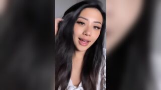 Asian horny girl Showing Herself On Cam Video