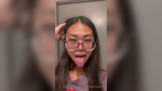 Findomatcha Asian Cutie Showing Off Onlyfans Video