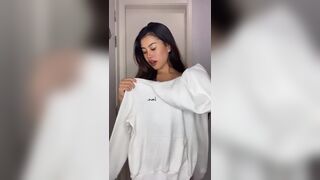 Hot Asian Girl Exposing Video