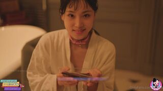 Juneliu Asian Slut Showing Feet While Exposing her Nude Body Onlyfans Video