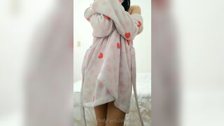 Berrymon Hot Asian Teen Revealing Her Nude Body Onlyfans Video