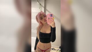 Diakimeko Blonde Asian Showing Tight Boobs Onlyfans Video