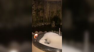 Karajlee Asian Exposing herself On Mirror Onlyfans Video