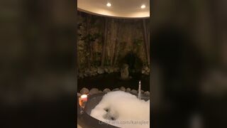 Karajlee Asian Exposing herself On Mirror Onlyfans Video