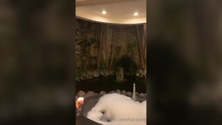 Karajlee Asian Exposing herself On Mirror Onlyfans Video