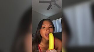 Myramaee Asian Slutty babe Teases Her Pussy With a Sex Toy onlyfans Video