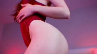 Sexy Redhead Girl Showing Off Sexy Body While Teasing on Cam Video