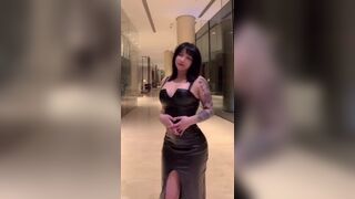 Hitomi Songyuxin Fit Asian Beauty With Sexy Body Showing Herself On Cam Video