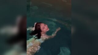 Ozarayau Sexy Asian Showing her Booty While Swimming On Pool Video