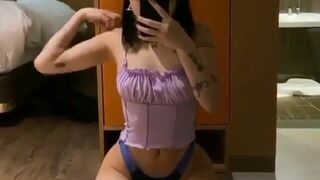 Ozarayau Hot Asian Babe Showing her Tight Sexy Body Video