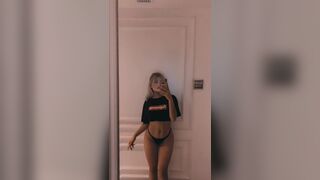 Suniebae Asian Fit Babe Showing Off Herself On Cam Video