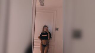 Suniebae Asian Fit Babe Showing Off Herself On Cam Video