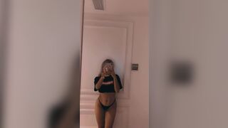 Suniebae Asian Fit Babe Showing Off Herself On Cam Video