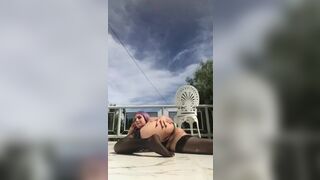 Amber Ford Sexy Babe Teasing Her Big Booty Cheeks In Outdoor Video