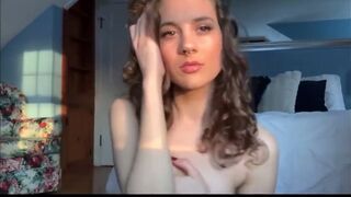 Pretty Babe Showing Her Tits On Cam Video