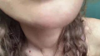 Pretty Babe Exposing Her Big Sexy Booty On a Live Video