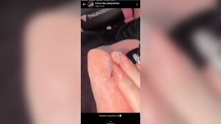 Carol Das Plaquinhas Applying Oil On the Feet Video