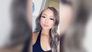 Pretty Asian Hottie Wants to Give a Kiss Video
