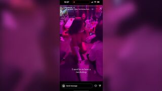Sexy Asian Babe Twerking Infront Of Her Friends At the Night Party Video