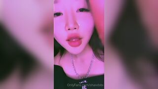 Shaixbibi Hot Babe With Sexy Lips Showing Off on Cam Onlyfans Video