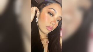Sexy Asian Showing Off Her Beauty Video