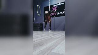 Asian Pretty Girl Loves Doing Pole Dancing Video