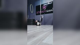Asian Pretty Girl Loves Doing Pole Dancing Video