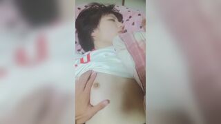 Horny Asian Guy Rubbing His Sleepy Girl Friend's Curvy Tits Leaked Video