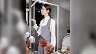 Yui_xin_tw Hot Teen Riding a Dildo In Washroom After Coming From School Onlyfans Leaked Video