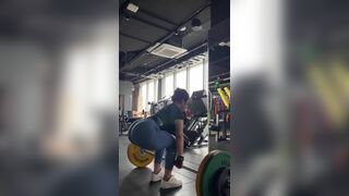 Pretty Big Booty Babe Working Out In a Gym Video