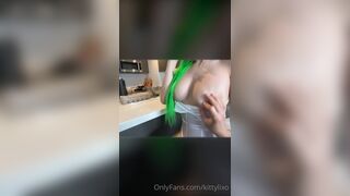 Kittylixo Horny Gorgeous Babe Gets A Fuck By Big Cock On A Table Onlyfans Video