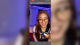 Foopahh Asian Nerd Twerking Booty On Live onlyfans Video