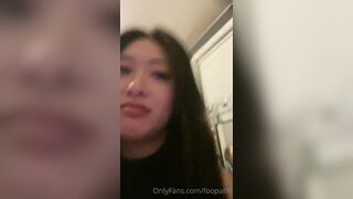 Foopahh Sexy Asian Gives a Hot Handjob While exposing Her Juicy Boobs Onlyfans Video