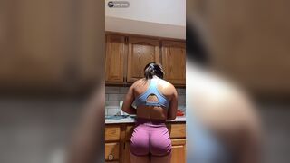 Calla Giang Asian Muscle Mommy with Big Booty Shows Off In Cam With Tight Pants Video