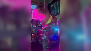 Big Booty Slut Dancing Showing Curvy Ass Video