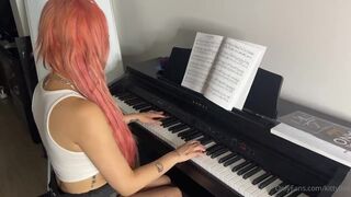 KittyLixo Asian Busty Babe Gets Her Pussy Banged In the Middle Of Playing Piano Onlyfans Video