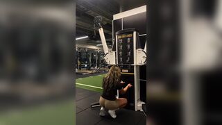 Sexy Fat Ass Asian Fitness Milf Doing Workout Video